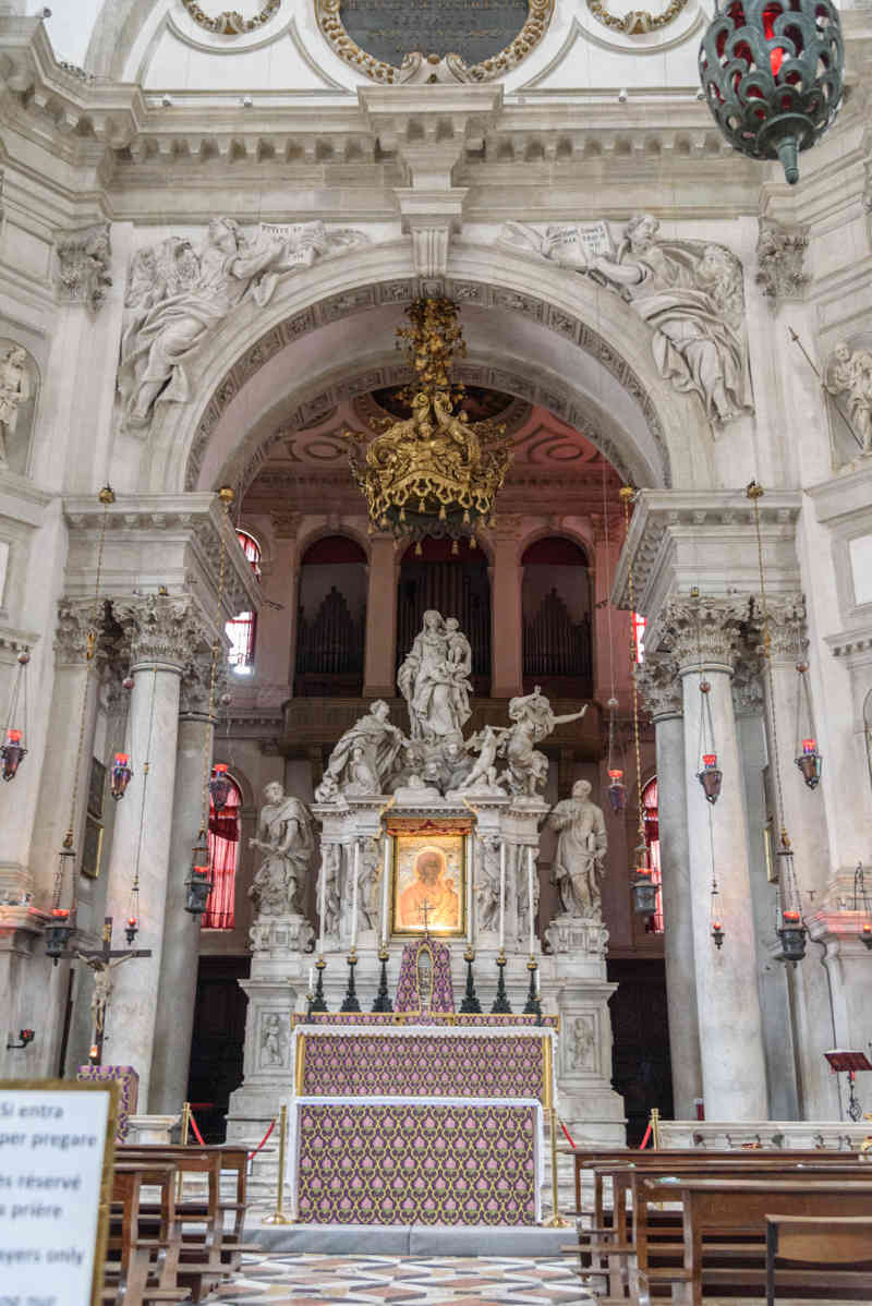 Italia - Venecia 151 - basílica de Santa María de la Salud.jpg